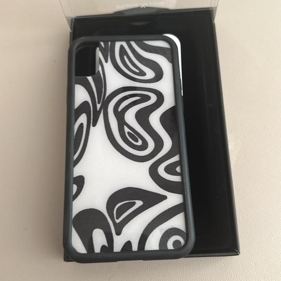 4 Wildflower IPhone XR cases. (Message to buy just specific one(s) or comment). - Picture 13 of 14